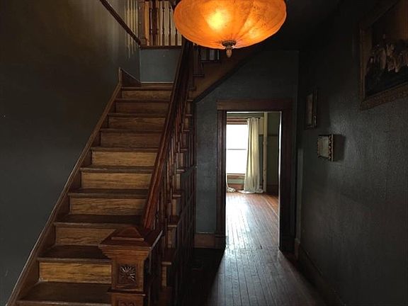 5th image of 204 N Main St
