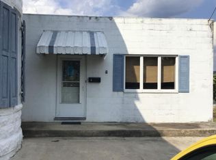 79 W Main St APT C, Fayetteville, PA 17222