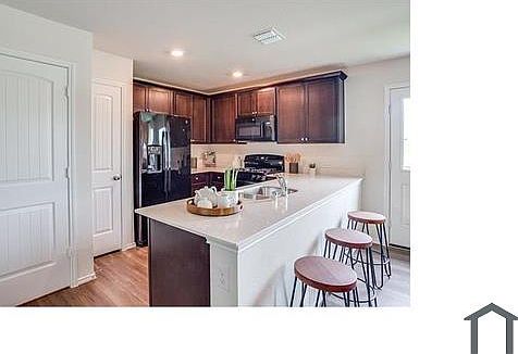 4th image of 1113 Avalon Dr