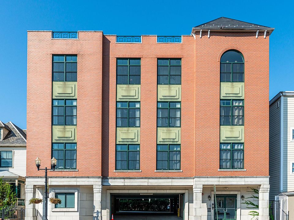 1st image of 194 Bloomfield Ave #4A