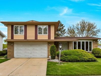 835 W Manor Ct, Glenwood, IL, 60425