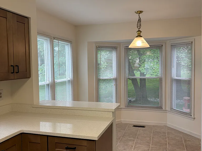 14208 Greenview Dr — Photo 15