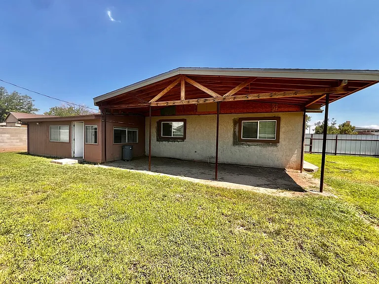2504 Baylor Ave — Photo 51