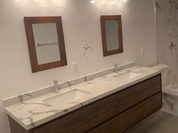 2nd image of 4655 Maplewood Ave Ste 201