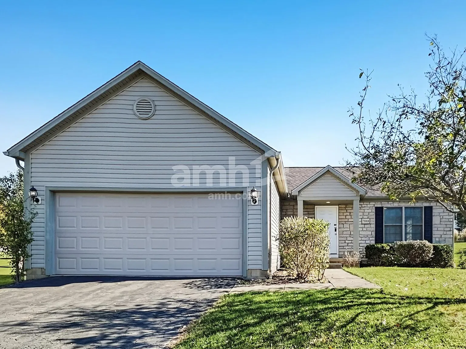 3 bed, 2.0 bath, 1496 sqft, $2,350 — Photo 1