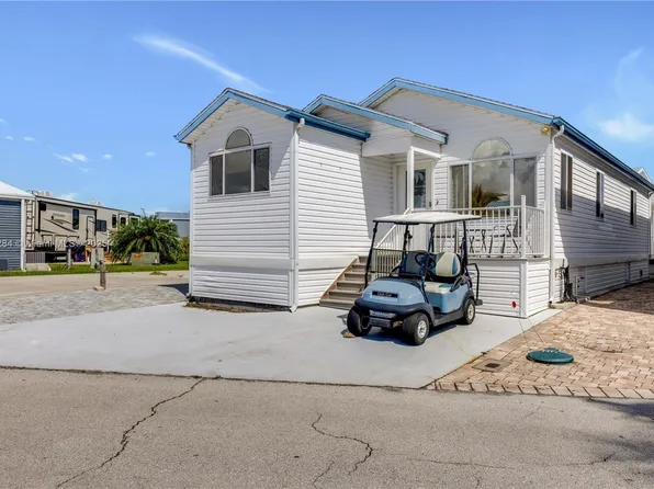 211 Nettles Blvd, Jensen Beach, FL 34957