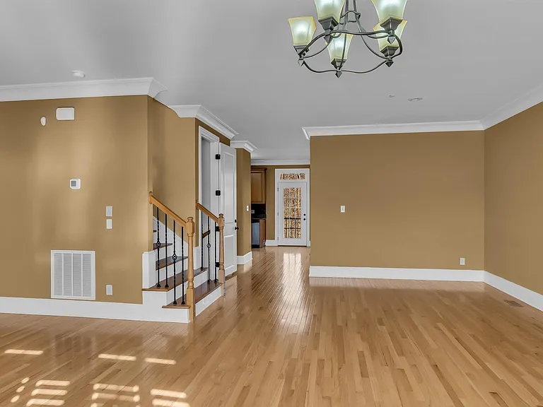 107 Grove Park Ln — Photo 5