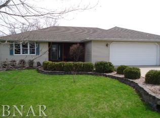 319 E 5th St, Gridley, IL 61744