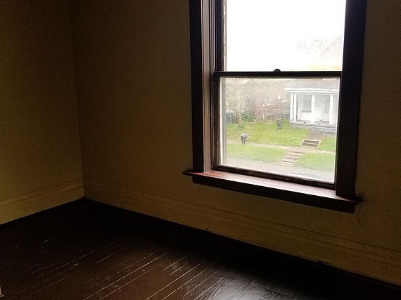 2nd image of 745 S Ellis St #B