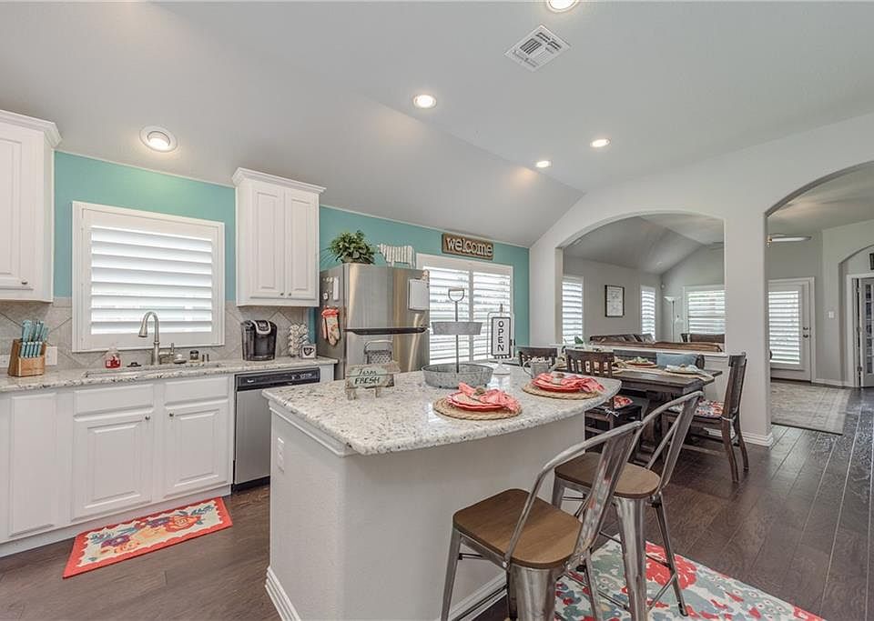 1st image of 912 Water Garden Cir