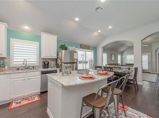 912 Water Garden Cir, Little Elm, TX 75068