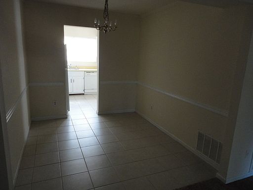 3rd image of 1305 Fairway Ter