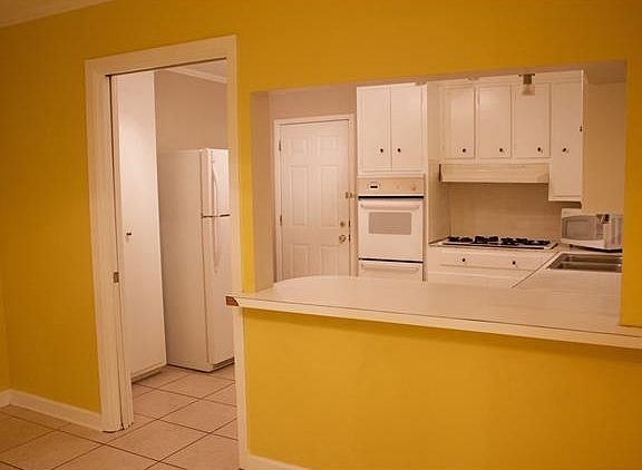 2nd image of 3842 Civic St