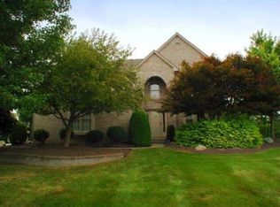9090 Woodgrove Dr, Plymouth, MI 48170