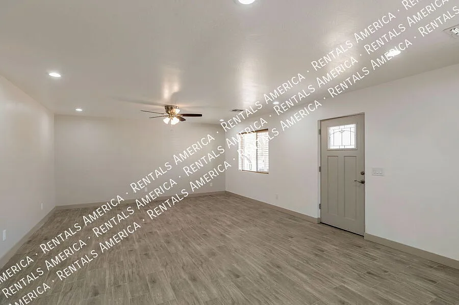*$500 off your 1st month's rent with a signed 12-month lease* — Photo 4