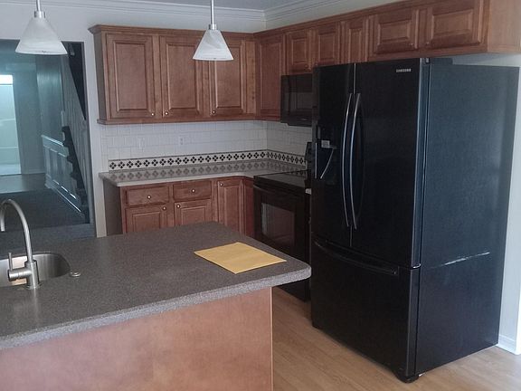 4th image of 1684 Parkside Cir