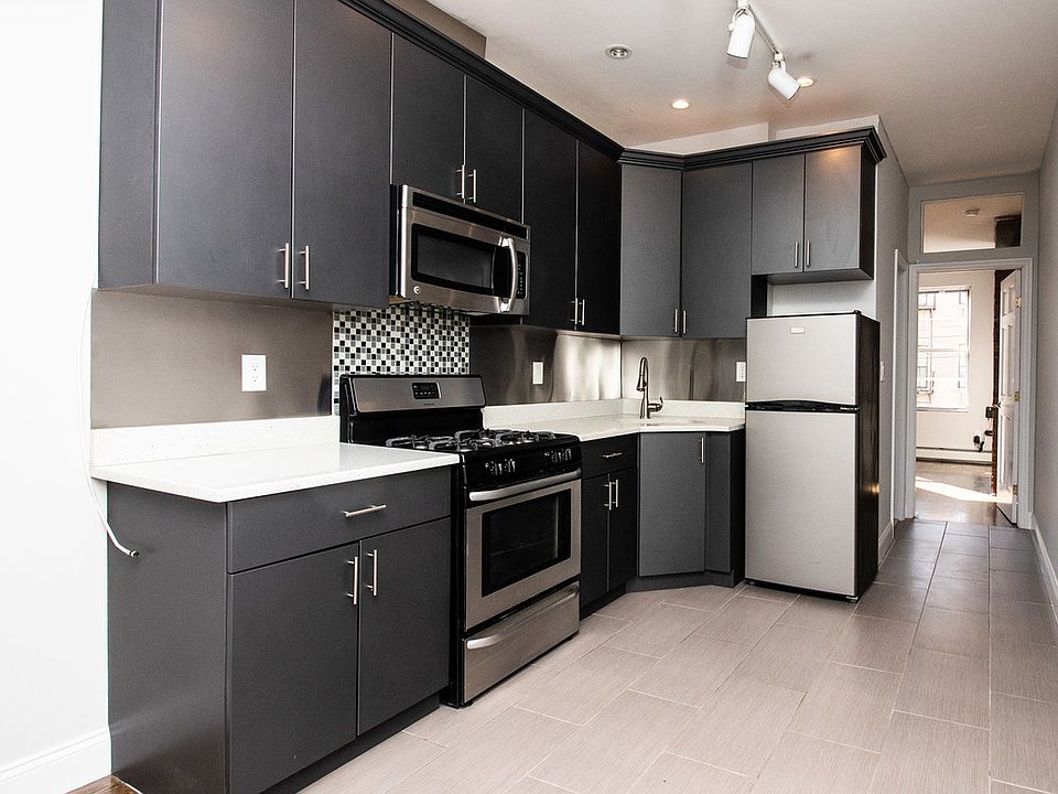 1st image of 296 Stanhope St #L2