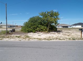 821 NE 15th Ln Lot 61, Cape Coral, FL 33909