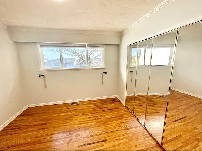 4825 Georgia St — Photo 11