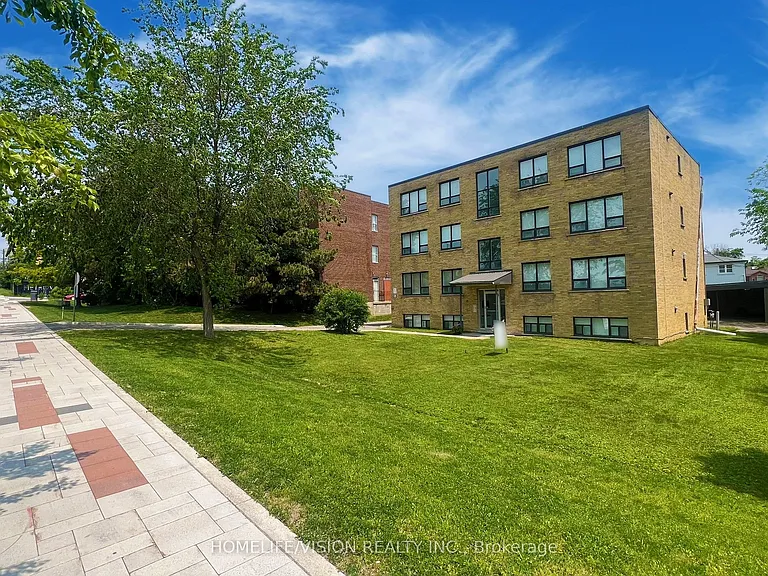 9901 Yonge St #4 — Photo 3