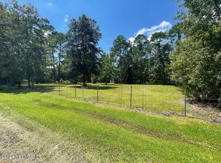 111 & 113 Islander Ln, Satsuma, FL 32189
