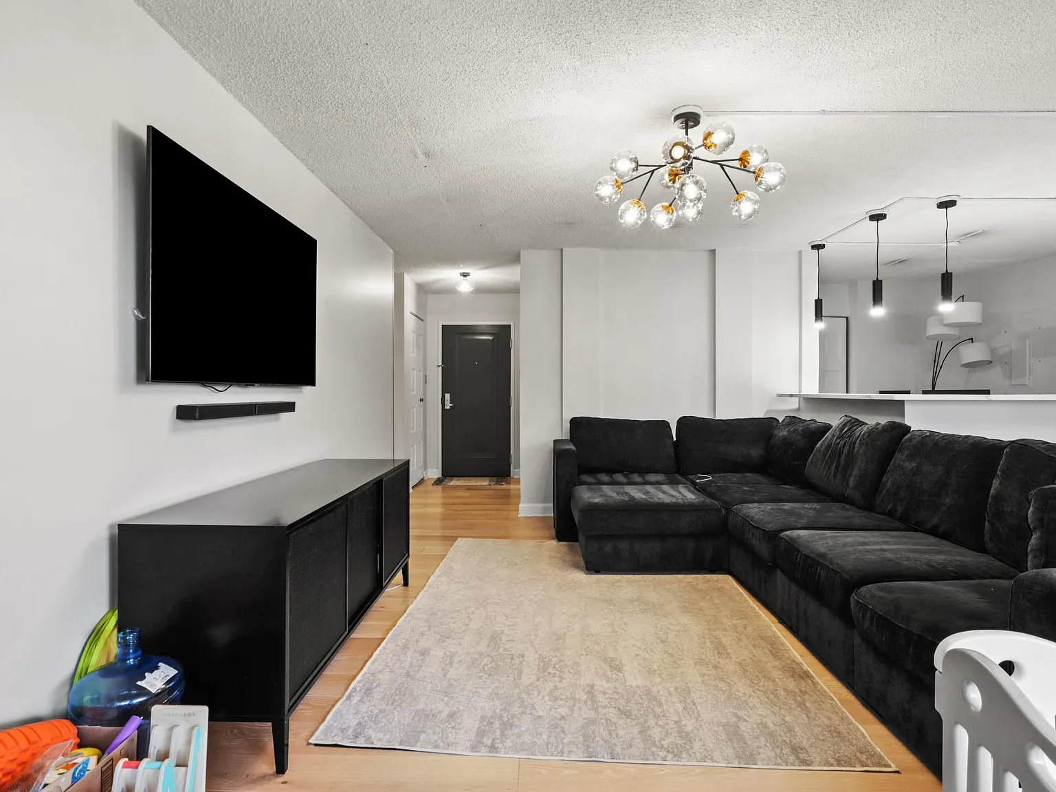 2 bed, 1239 sqft, $2,600 — Photo 4
