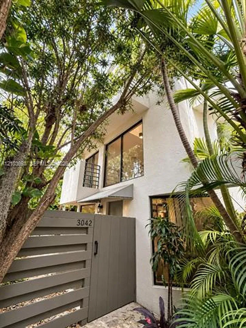 3042 SW 27th Ave th 8, Miami, FL 33133 — Photo 4