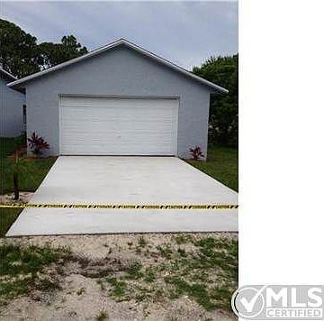 2nd image of 5905 Palmetto Dr