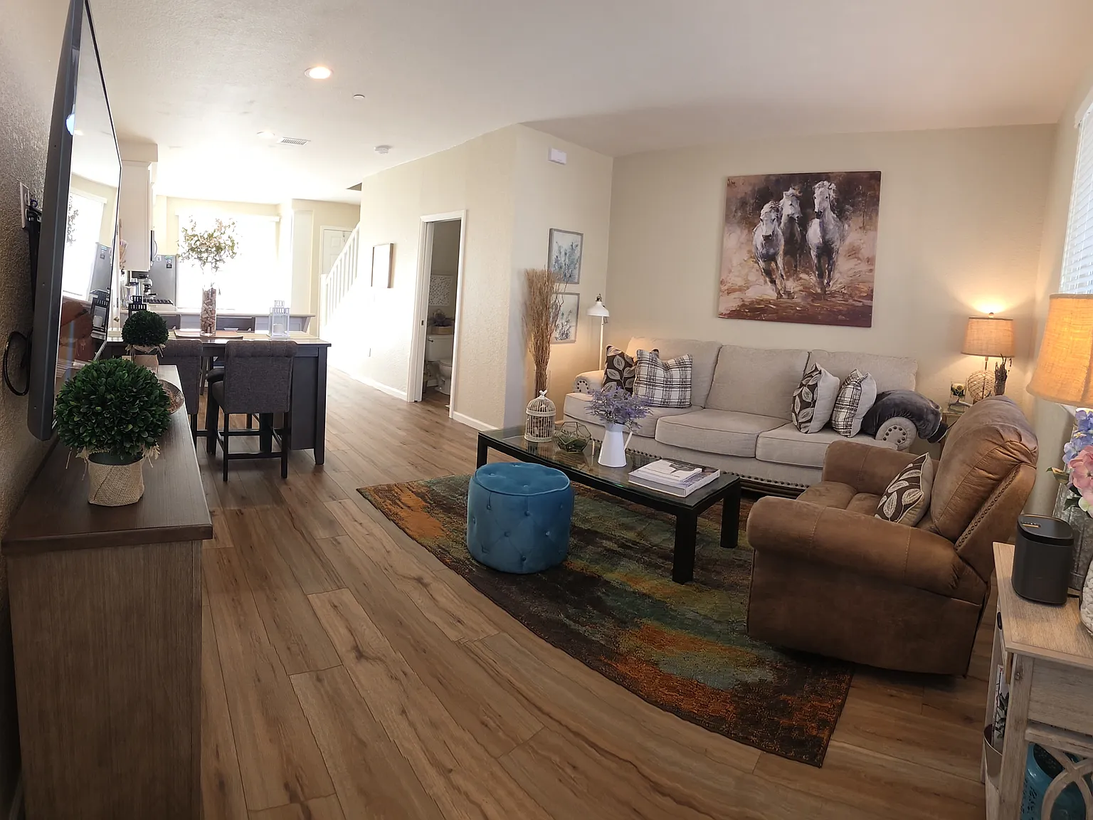 3 bed, 2.5 bath, 1273 sqft, $4,000 — Photo 3