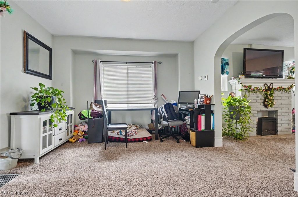 811 E Crosier St, Akron, OH - View 5