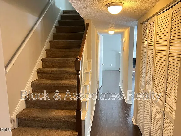 1333 Springlawn Ct — Photo 2