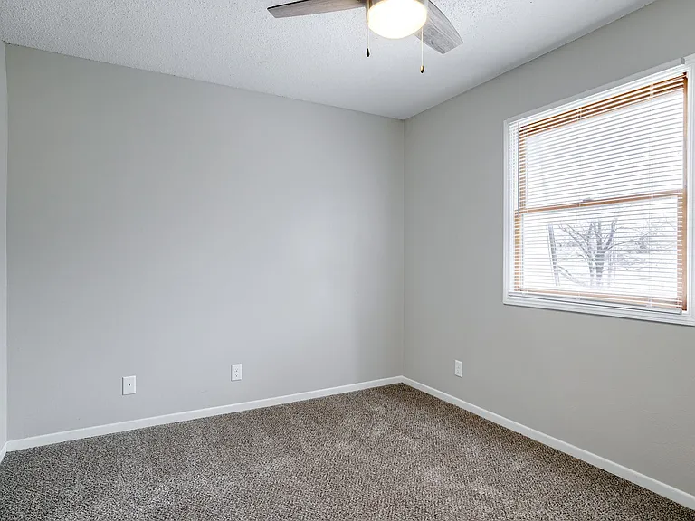 4928 Dudley St — Photo 9