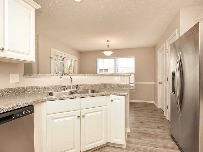 214 Quanah Parker Trl — Photo 9