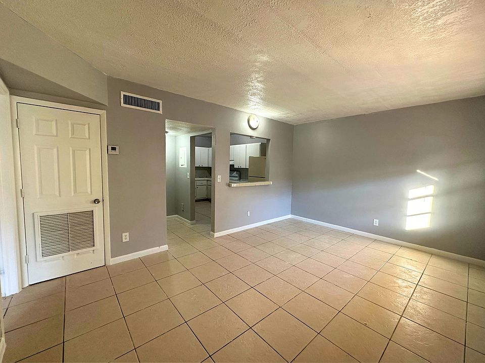 1st image of 3615 SW 52nd Ave #A-105