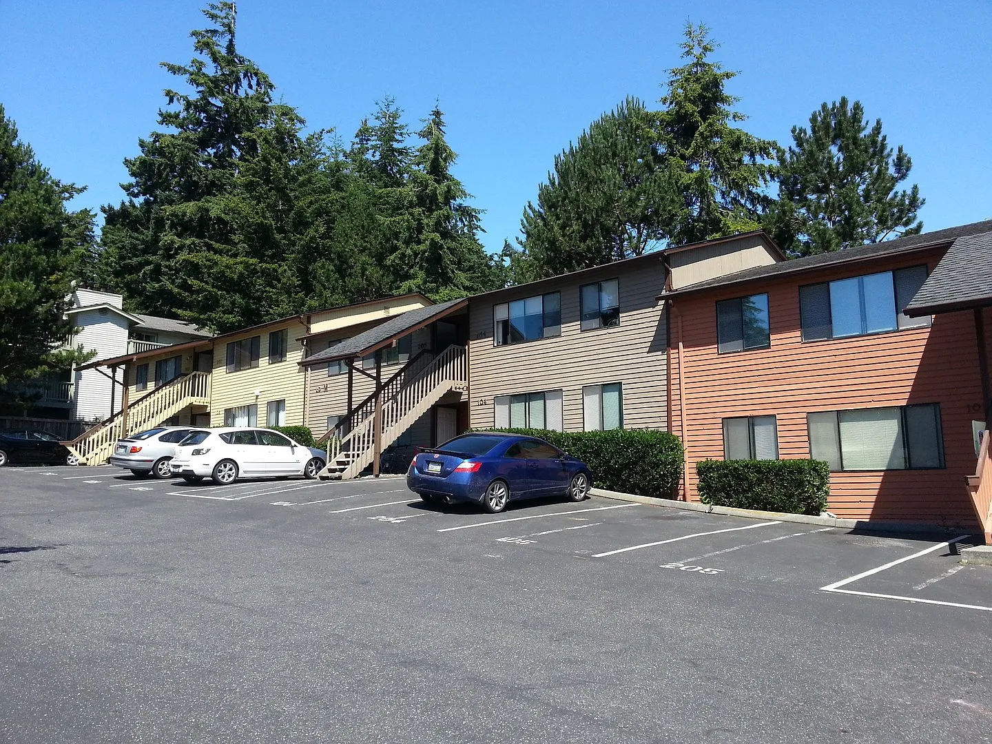 Woodside Condos "M" — Photo 1