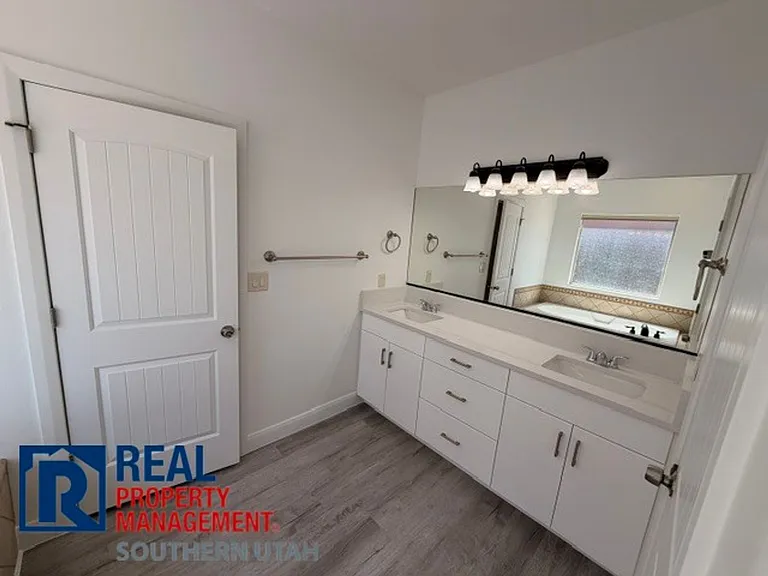 685 W Windsor Dr — Photo 14