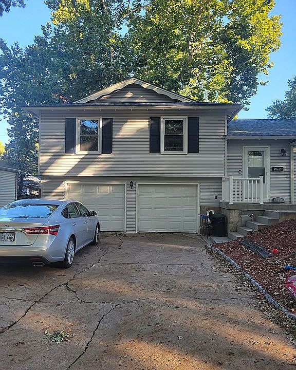 1st image of 9008 W 93rd St
