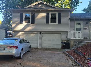 9008 W 93rd St, Overland Park, KS 66212