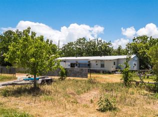 906 10th St, San Leon, TX 77539