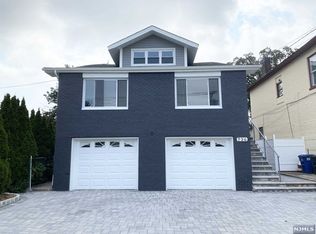 736 Bergen Blvd, Ridgefield, NJ 07657