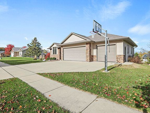2nd image of 1154 Leslie Dr