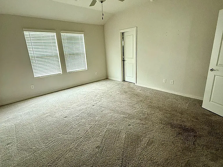 1124 Blue Ridge Pl — Photo 9