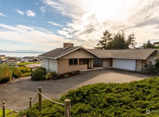 2229 Cove Dr, Oak Harbor, WA 98277