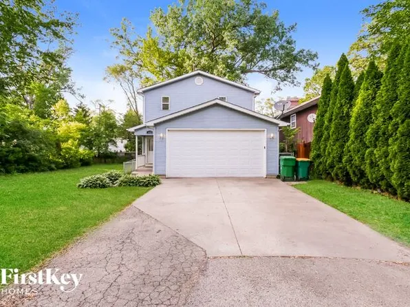 102 Beachview Dr, Round Lake Beach, IL 60073