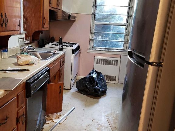 4th image of 6703 Fresh Meadow Ln #1
