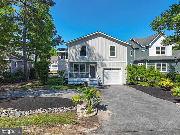 3rd image of 8 Grand Port Rd