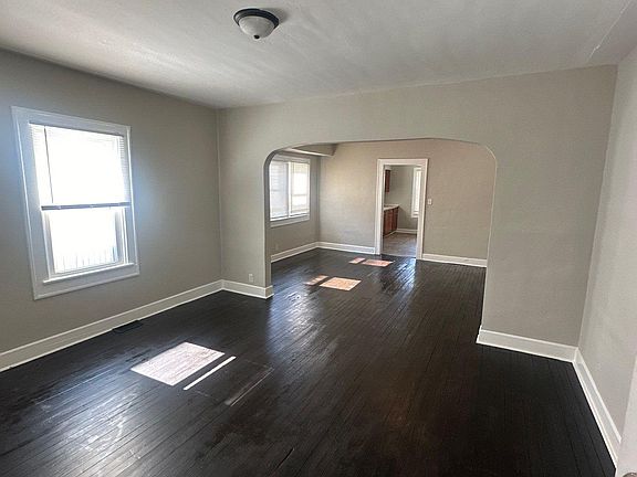 4th image of 1122 King Ave