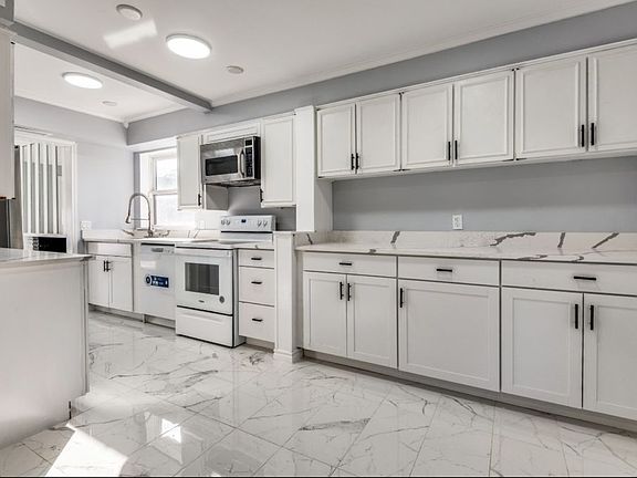 3rd image of 3905 Tacoma St #1