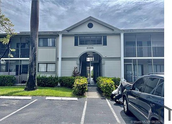 2nd image of 445 NE 195th St #101