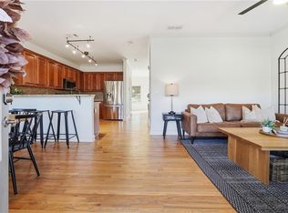 411 Royal Crescent Ln E, Canton, GA 30115